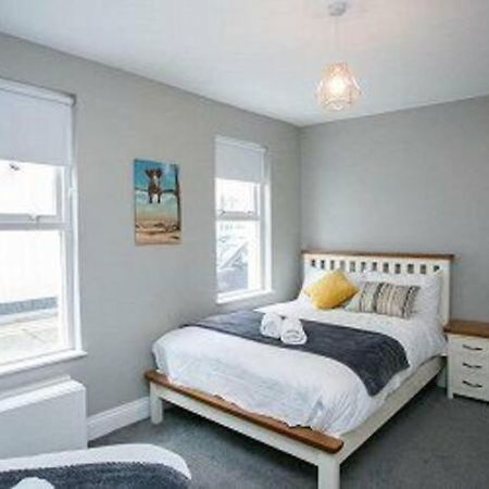 Amazing 3 Bedroom Home, Prime Bt1 Postcode And City Centre Location Belfast Kültér fotó